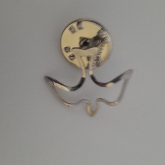 Silver Dove Pin (Costume) - Picture 3 of 3